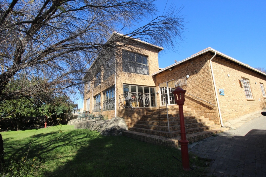 3 Bedroom Property for Sale in Lake Deneysville Free State